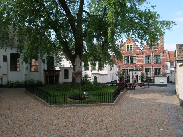 Begijnhof in Kortrijk (25. Mai)