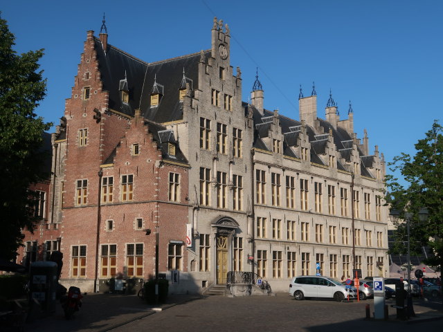 Postgebouw in Mechelen (27. Mai)