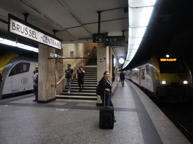 Sabine in der Station Brussel Centraal (29. Mai)