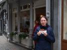 Sabine bei der Boulangerie 'Une Gaufrette Saperlipopette' in Liège (23. Mai)