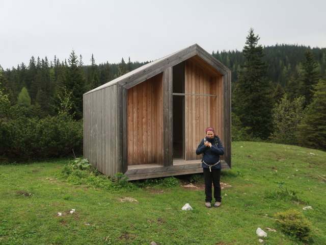 Sabine bei der Wolfgang-Dirnbacher-H&uuml;tte, 1.477 m