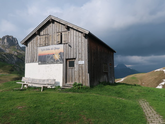 Winterraum der Biberacher H&uuml;tte, 1.846 m (10. Juni)