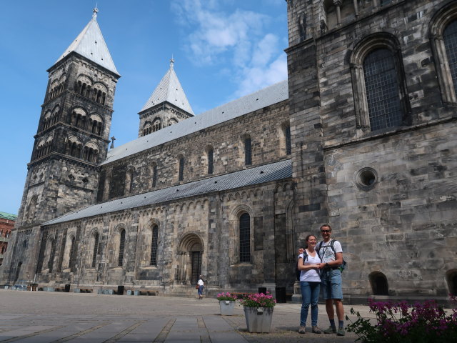 Sabine und ich bei der Domkyrka in Lund (21. Juni)