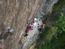 Klettersteig 'Burg Heinfels': Ursa und Werner in der Schlusswand