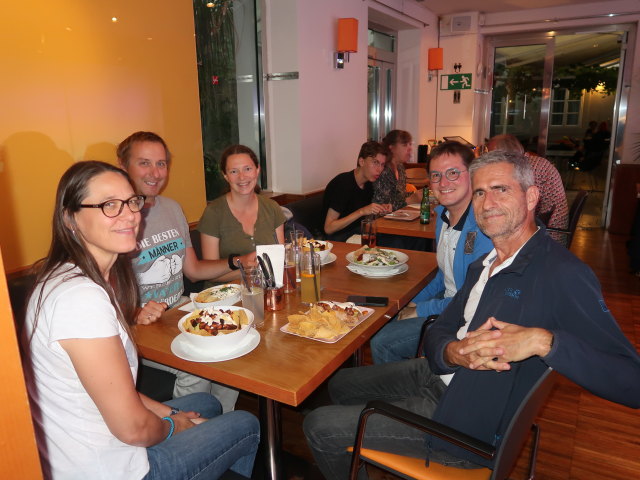 Iris, ich, Sabine, Jakob und Friedrich im Café Cuadro