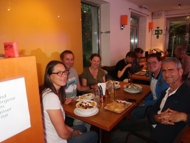 Iris, ich, Sabine, Jakob und Friedrich im Caf&eacute; Cuadro