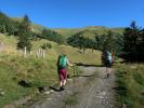 Ursa und Larissa auf der Inneren Ebenalm (12. Aug.)