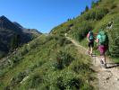 Larissa und Ursa zwischen Ochsnerhütte und Hinterm-Holz-Alm (12. Aug.)