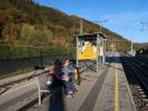 Sabine, Mama und Brigitte im Bahnhof Rabenstein an der Pielach, 341 m