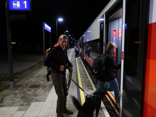 Bernadette im Bahnhof Wei&szlig;enbach-St. Gallen, 410 m