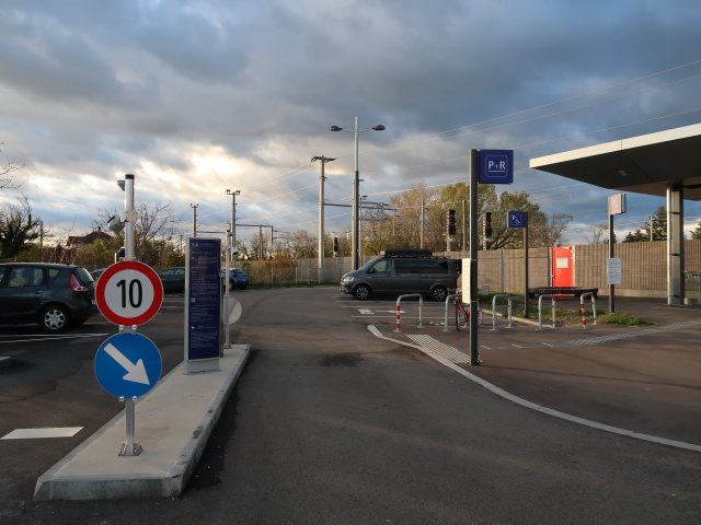 Bahnhof Wien Süßenbrunn, 162 m