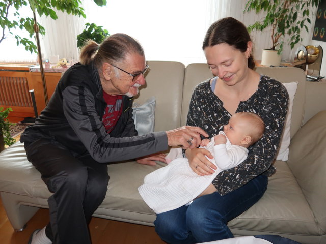 Papa, Sabine und Nils im Haus meiner Eltern