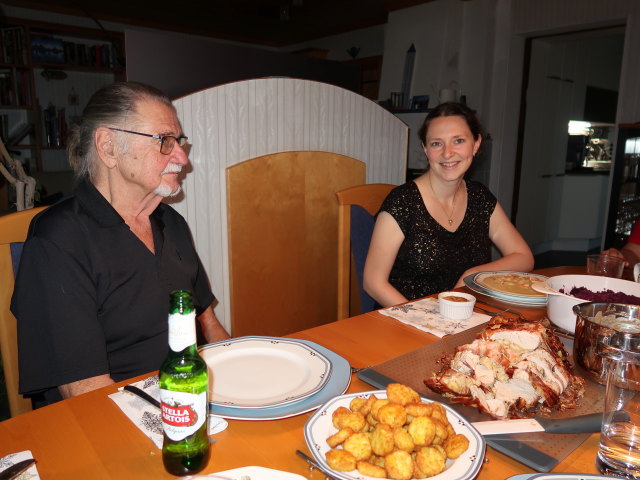 Papa und Sabine im Haus meiner Eltern (24. Dez.)