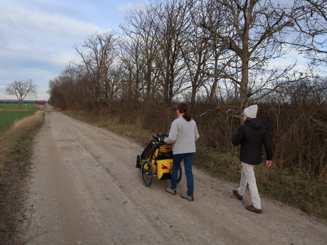 Sabine und Mama zwischen S&uuml;&szlig;enbrunn und Marchfeldkanal