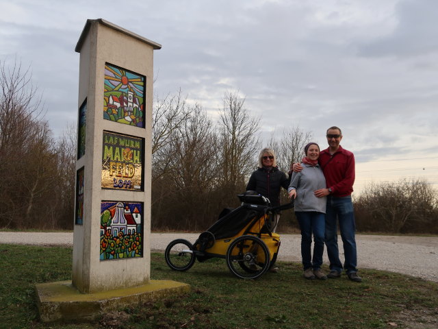 Mama, Sabine und ich neben dem Marchfeldkanal in Deutsch Wagram