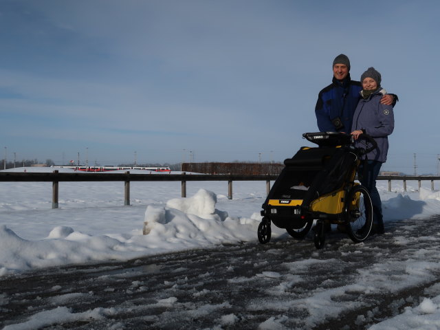 Ich und Sabine in der Weingartenallee (10. Dez.)