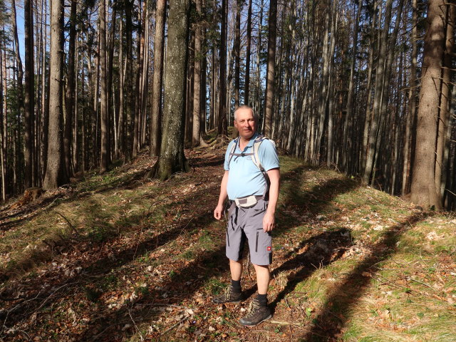 Erich zwischen Sonnbergspitzl und Wei&szlig;em Kreuz