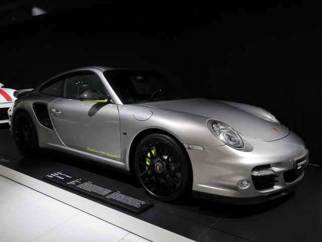 Porsche-Museum: Porsche 911 Turbo S Coup&eacute; Edition 918 Spyder
