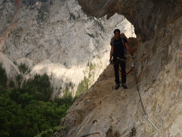 Teufelsbadstubensteig: Mario in der H&ouml;hle