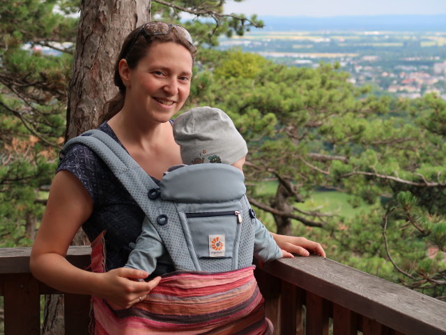 Sabine und Nils bei der Ein&ouml;dh&ouml;hle, 370 m