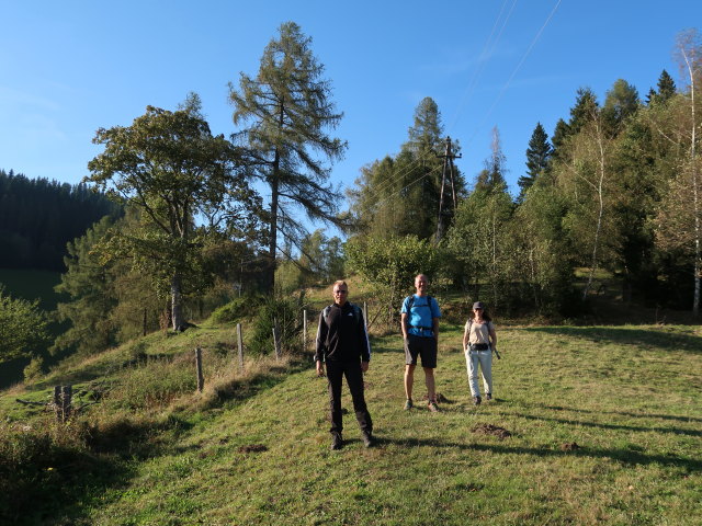Mario, Frank und Melanie zwischen Jausenstation Sch&auml;ffer-Huber und Brebacher