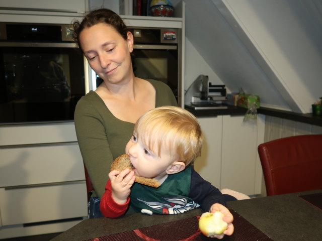Sabine und Nils im Haus meiner Eltern (18. Nov.)