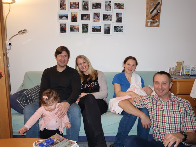 Marie, Eckart, Elisabeth, Sabine, Nils und ich in unserer Wohnung