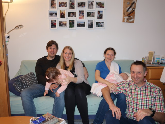 Eckart, Marie, Elisabeth, Sabine, Nils und ich in unserer Wohnung