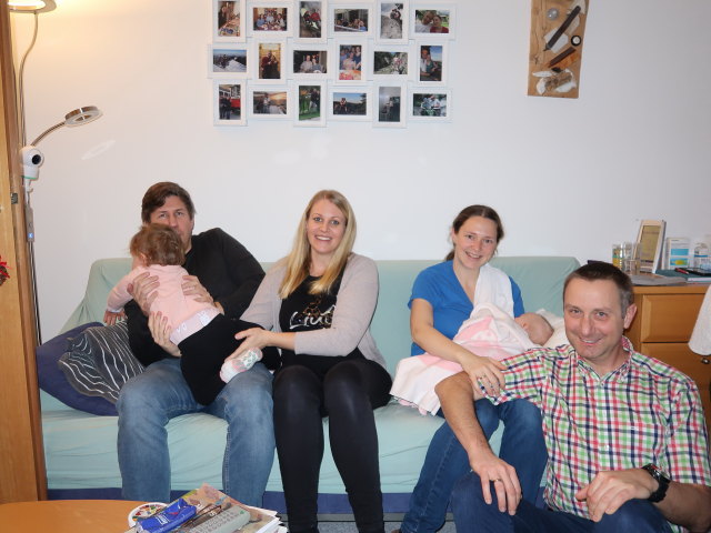 Marie, Eckart, Elisabeth, Sabine, Nils und ich in unserer Wohnung