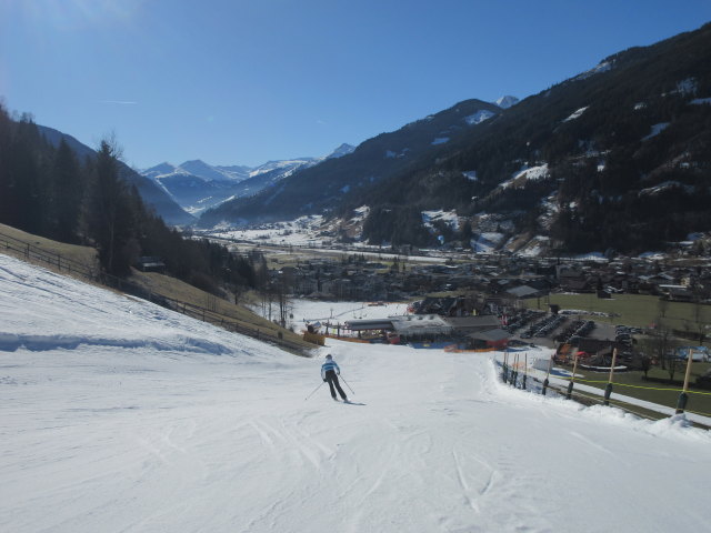 Sarah auf der der Abfahrt 'Wengerhochalmbahn - Talstation Dorfgastein'