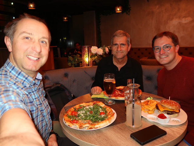 Ich, Friedrich und Jakob im Café-Restaurant Denito