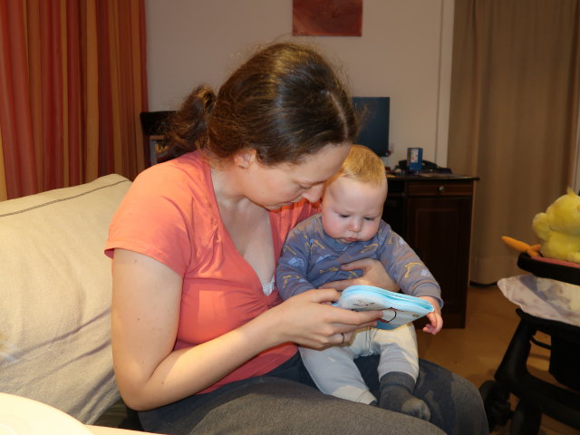 Sabine und Nils in Brigittes Wohnung