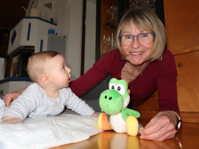 Nils und Mama im Haus meiner Eltern (23. Feb.)