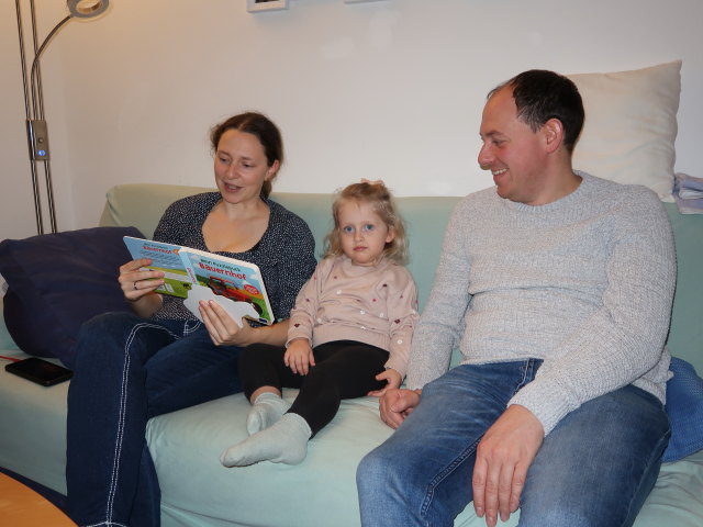 Sabine, Valentina und Stefan in unserer Wohnung