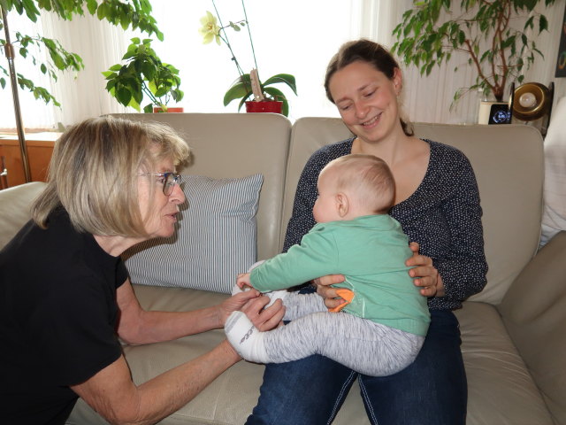 Mama, Nils und Sabine im Haus meiner Eltern