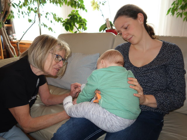 Mama, Nils und Sabine im Haus meiner Eltern