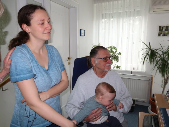 Sabine, Papa und Nils im Haus meiner Eltern