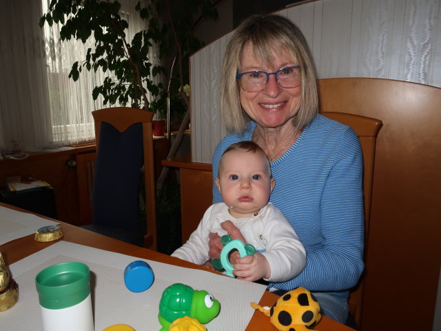 Nils und Mama im Haus meiner Eltern