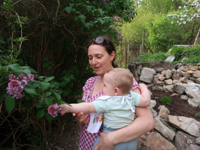 Sabine und Nils im Garten von Hannelore und Manuel