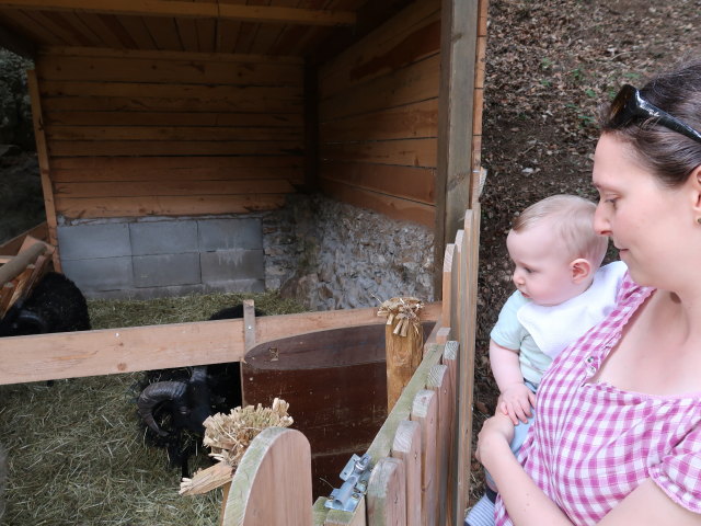 Nils und Sabine im Garten von Hannelore und Manuel