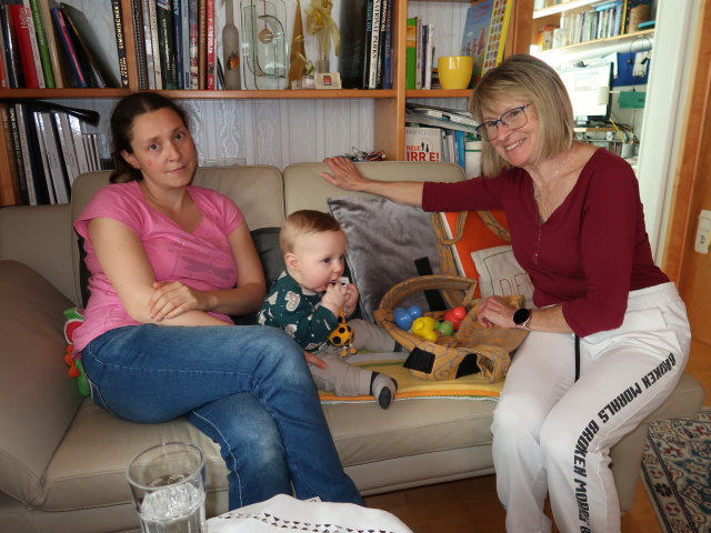 Sabine, Nils und Mama im Haus meiner Eltern