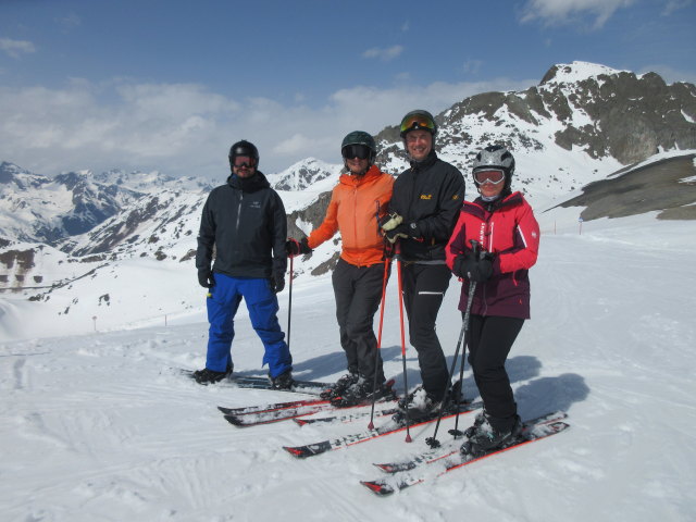 Markus, ich, Frank und Melanie auf der Piste 12 (15. Apr.)