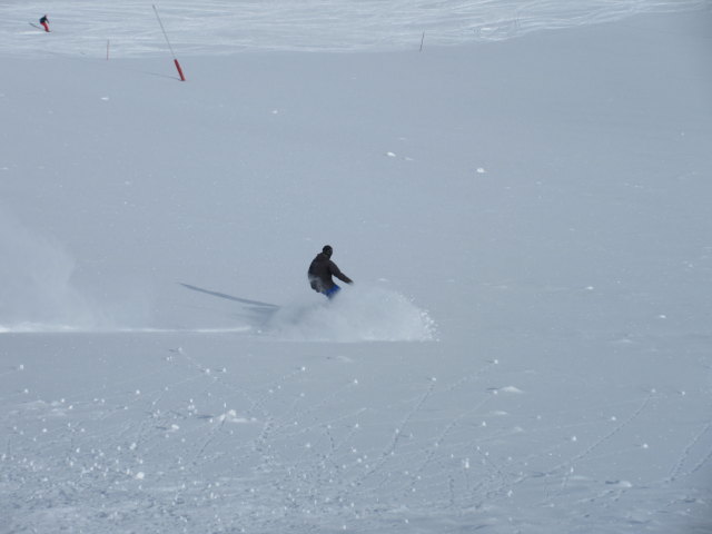 Markus neben der Piste 21 (18. Apr.)