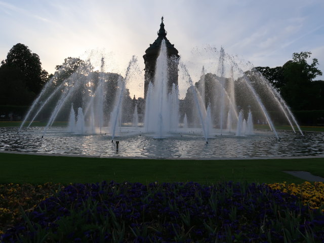 Wasserspiele beim Wasserturm (1. Mai)