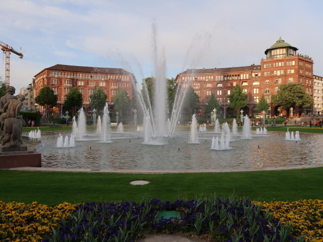 Wasserspiele beim Wasserturm (1. Mai)