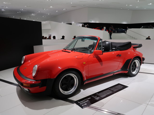 Porsche-Museum: Porsche 911 Turbo 3.3 Cabriolet