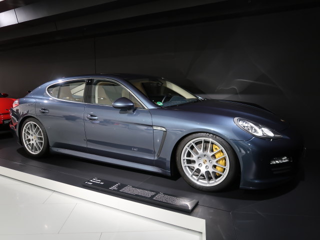 Porsche-Museum: Porsche Panamera 4S