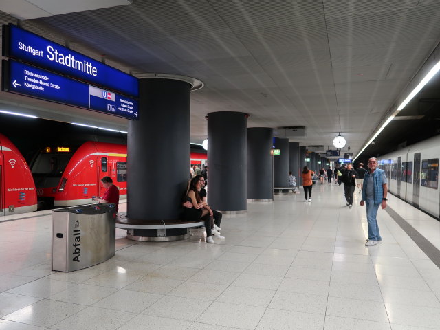 Papa im Bahnhof Stadtmitte