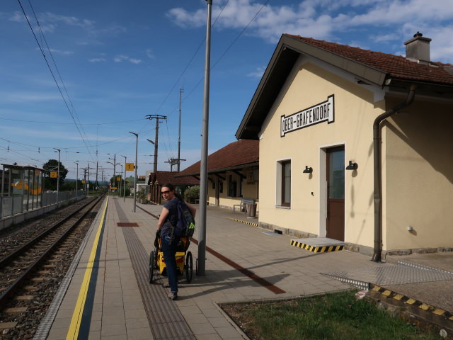 Sabine im Bahnhof Ober-Grafendorf, 276 m