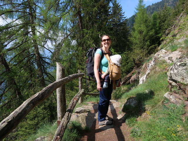 Sabine und Nils am Meraner Höhenweg zwischen Giggelberg und Hochforch (19. Mai)